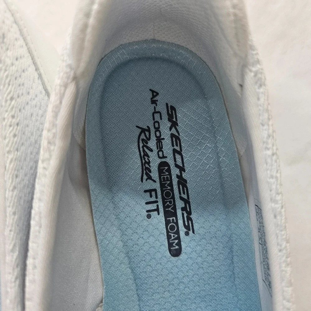 Skechers Breathe Easy - Harbor Hues Slip-on Shoes 100758 White Women's Size 9